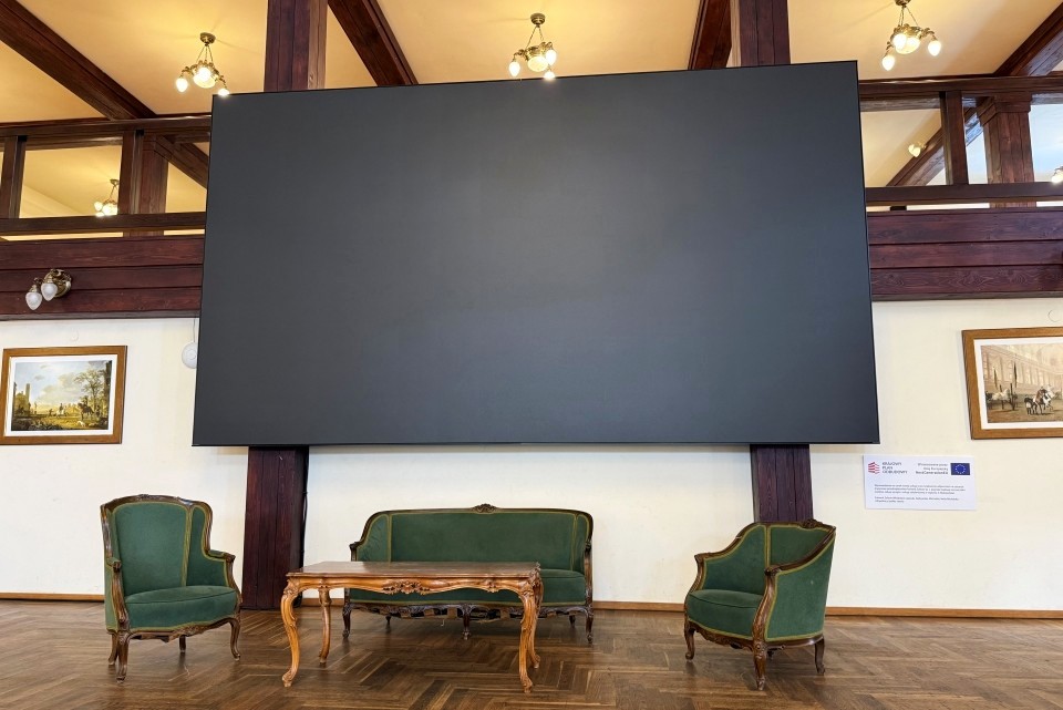 Dlaczego konferencja hybrydowa?